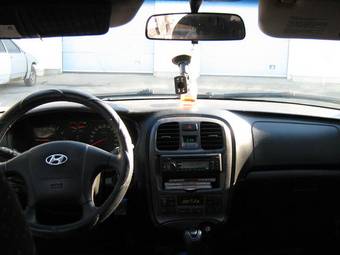 2004 Hyundai Sonata Pictures