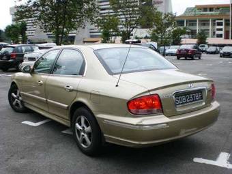 2004 Hyundai Sonata Photos