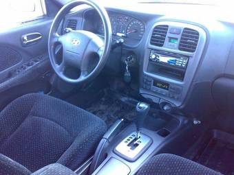 2004 Hyundai Sonata Images