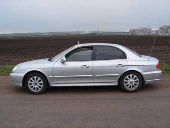 2004 Hyundai Sonata Photos