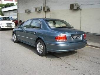 2004 Hyundai Sonata Photos