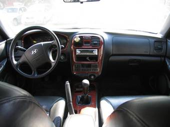 2004 Hyundai Sonata Pictures