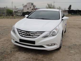 2010 Hyundai Sonata Photos