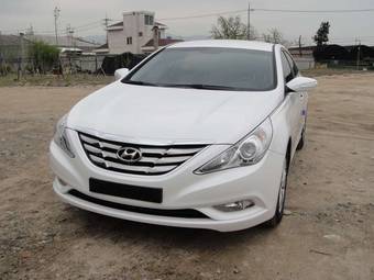 2010 Hyundai Sonata Photos