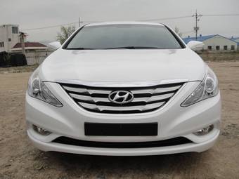 2010 Hyundai Sonata Photos