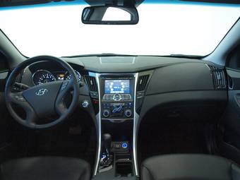 2010 Hyundai Sonata Pictures