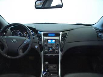 2010 Hyundai Sonata Pictures