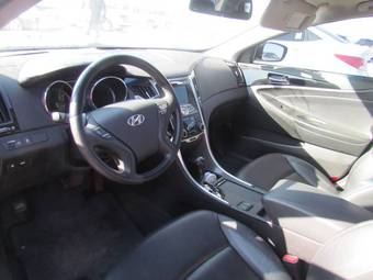 2010 Hyundai Sonata Pictures