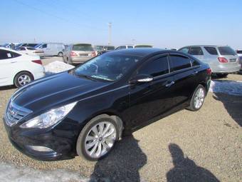 2010 Hyundai Sonata Photos