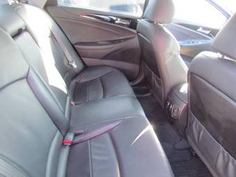 2010 Hyundai Sonata Pictures