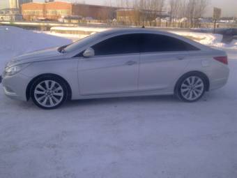 2010 Hyundai Sonata Photos