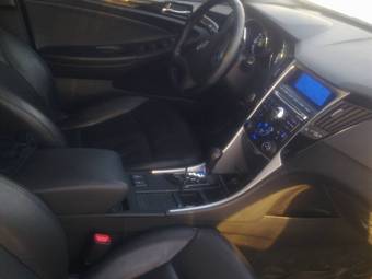 2010 Hyundai Sonata Pictures