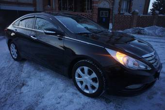 2010 Hyundai Sonata Images
