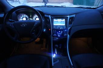 2010 Hyundai Sonata Pictures