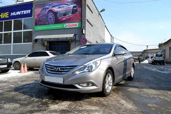 2010 Hyundai Sonata Photos