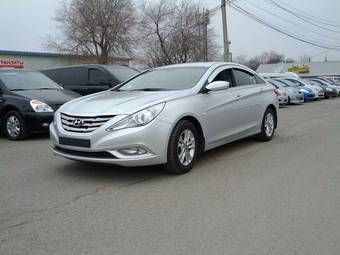 2010 Hyundai Sonata Pictures