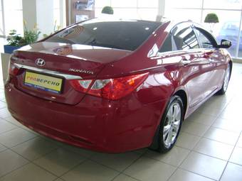 2010 Hyundai Sonata Photos