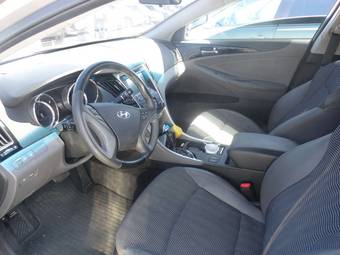 2010 Hyundai Sonata Photos