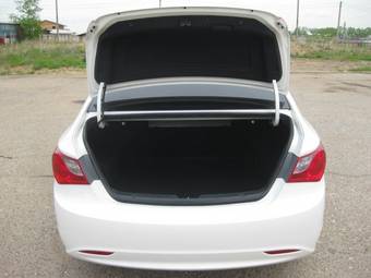 2010 Hyundai Sonata Photos