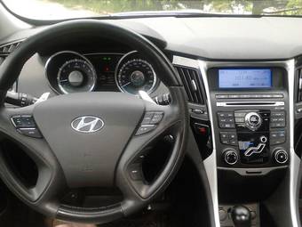 2010 Hyundai Sonata Photos