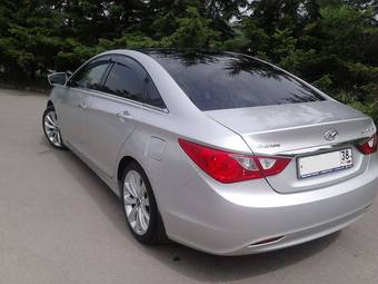 2010 Hyundai Sonata Images