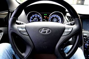 2010 Hyundai Sonata Pictures