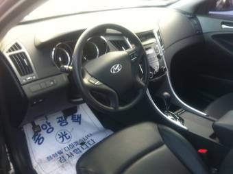 2011 Hyundai Sonata Pictures