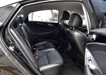 2011 Hyundai Sonata Pictures