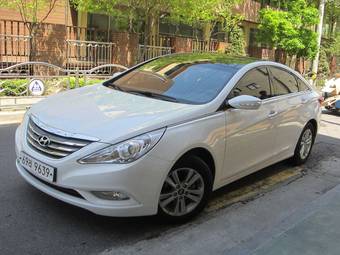 2011 Hyundai Sonata Photos