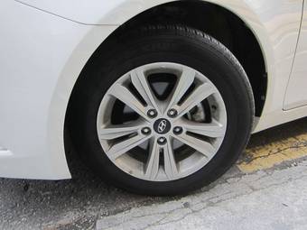 2011 Hyundai Sonata Pictures