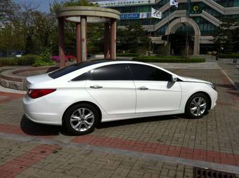 2011 Hyundai Sonata Photos