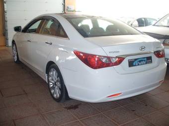 2011 Hyundai Sonata Photos