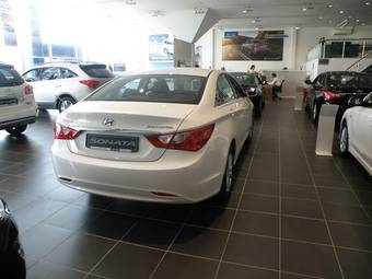 2011 Hyundai Sonata Photos