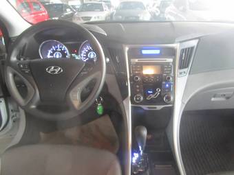 2011 Hyundai Sonata Pictures