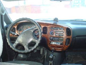 2000 Hyundai Starex Pics