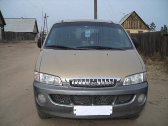 2000 Hyundai Starex Photos