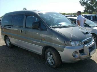 2000 Hyundai Starex Photos