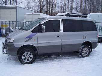 2001 Hyundai Starex Pictures