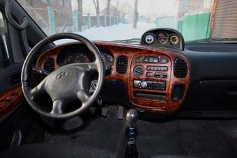 2001 Hyundai Starex Pictures