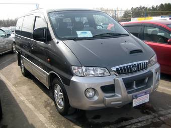2001 Hyundai Starex Photos