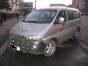 2001 Hyundai Starex Pictures
