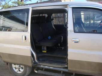 2001 Hyundai Starex Images