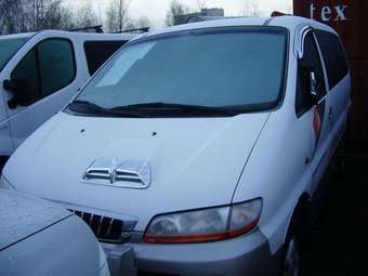 2002 Hyundai Starex Pictures