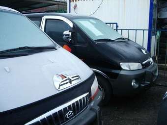 2002 Hyundai Starex Photos