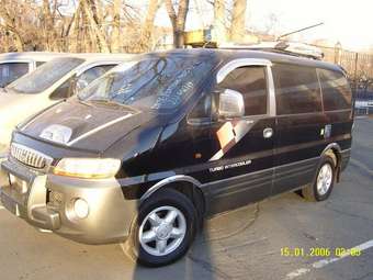 2002 Hyundai Starex Photos