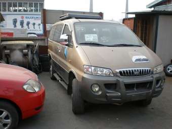2002 Hyundai Starex Photos