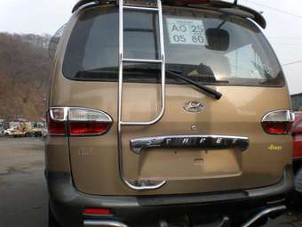 2002 Hyundai Starex Photos