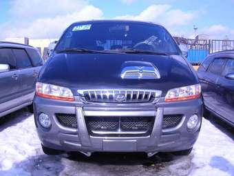 2002 Hyundai Starex Photos