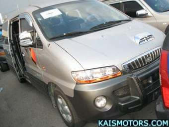 2002 Hyundai Starex Photos