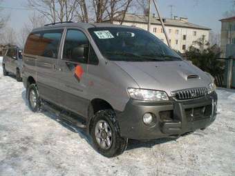 2002 Hyundai Starex Photos